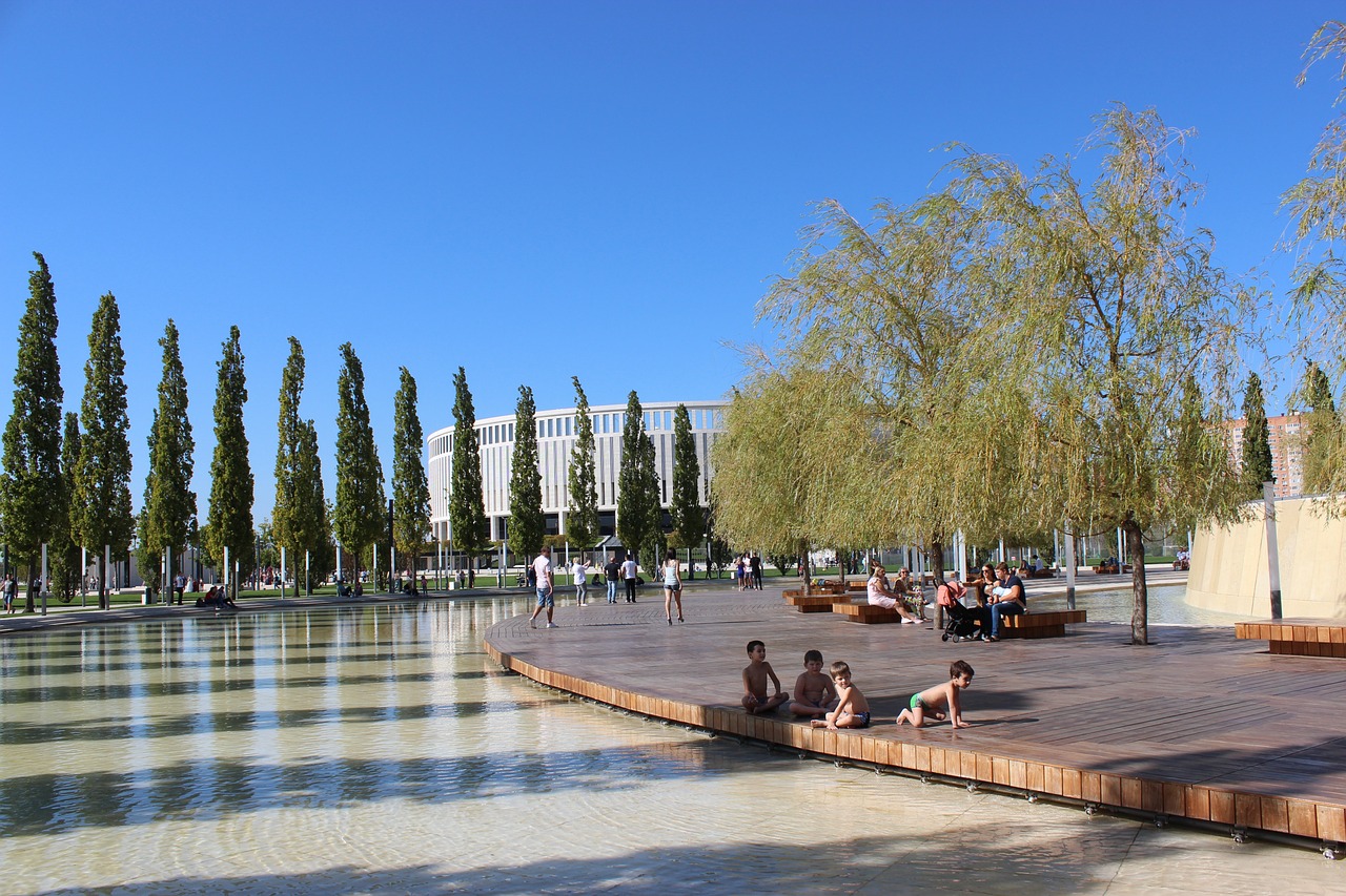 外交部：敦促美方停止将经贸问题政治化、工具化.